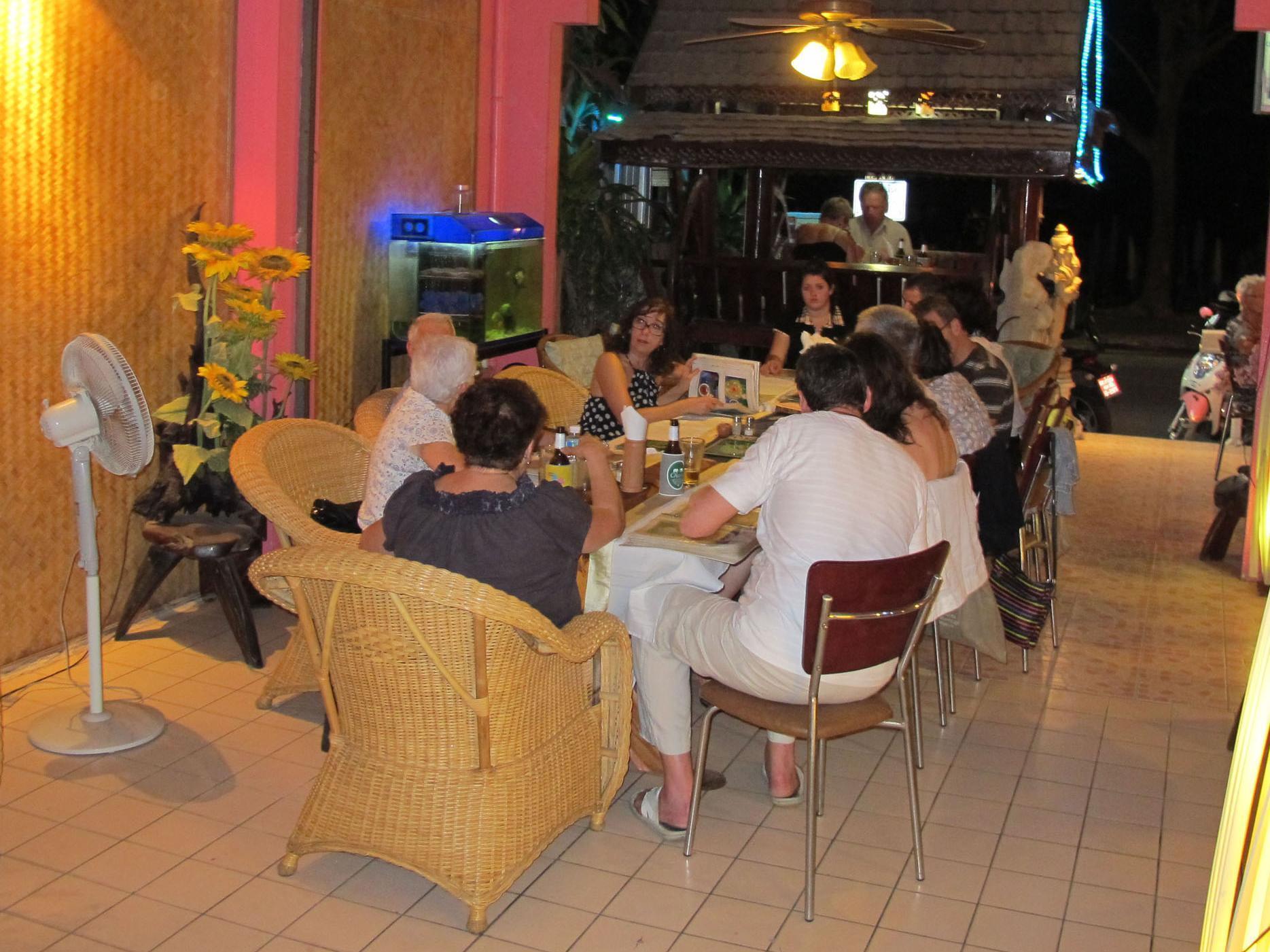 Beachfront Cha Am Guest house 3*