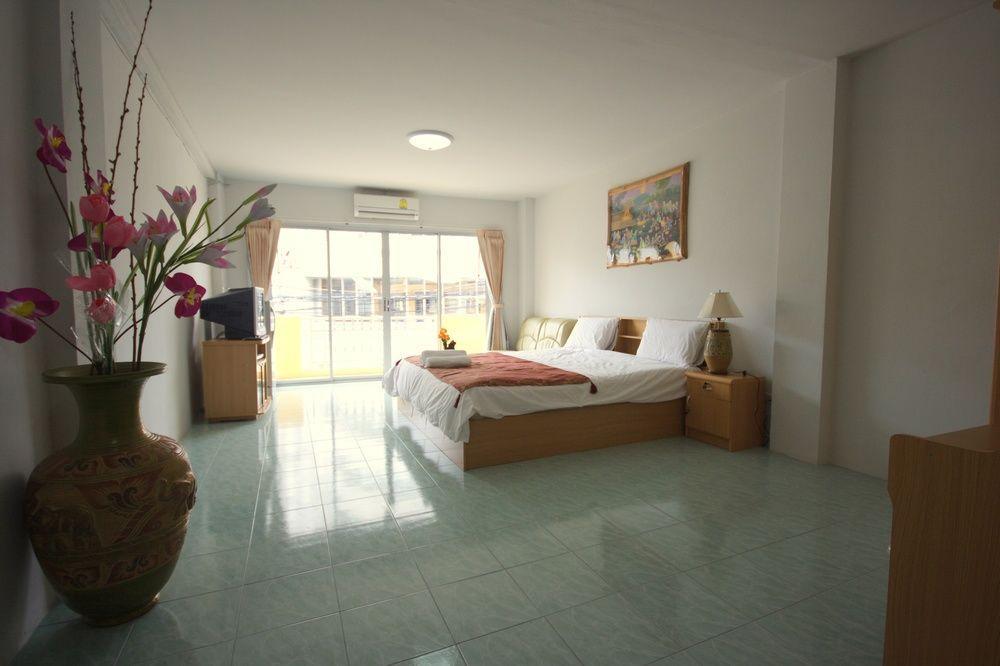 Malee Beach Guest House Hotel 2*