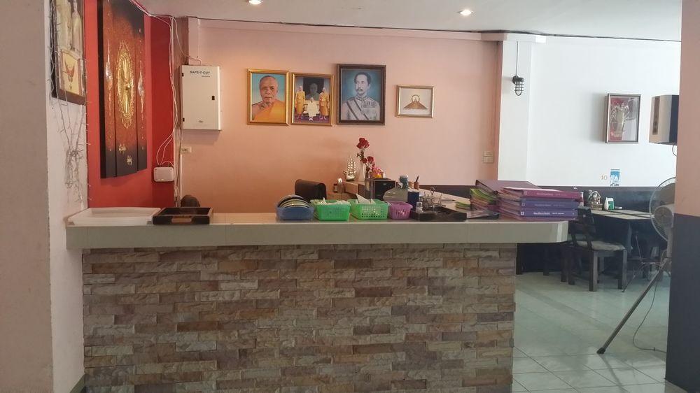 Malee Beach Guest House 2*