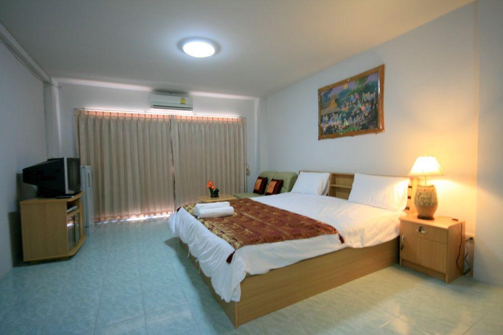 Malee Beach Guest House Hotel Bang Lamung