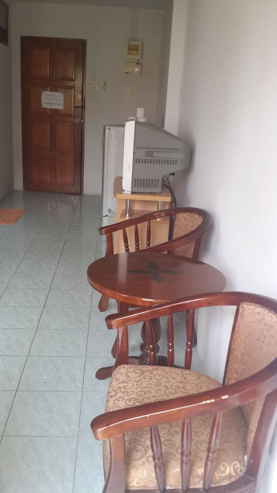 Malee Beach Guest House Hotel 2*