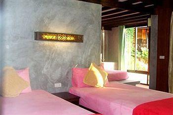 Sabai Hotel 3*