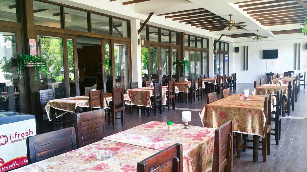 Nana Buri Hotel 3*
