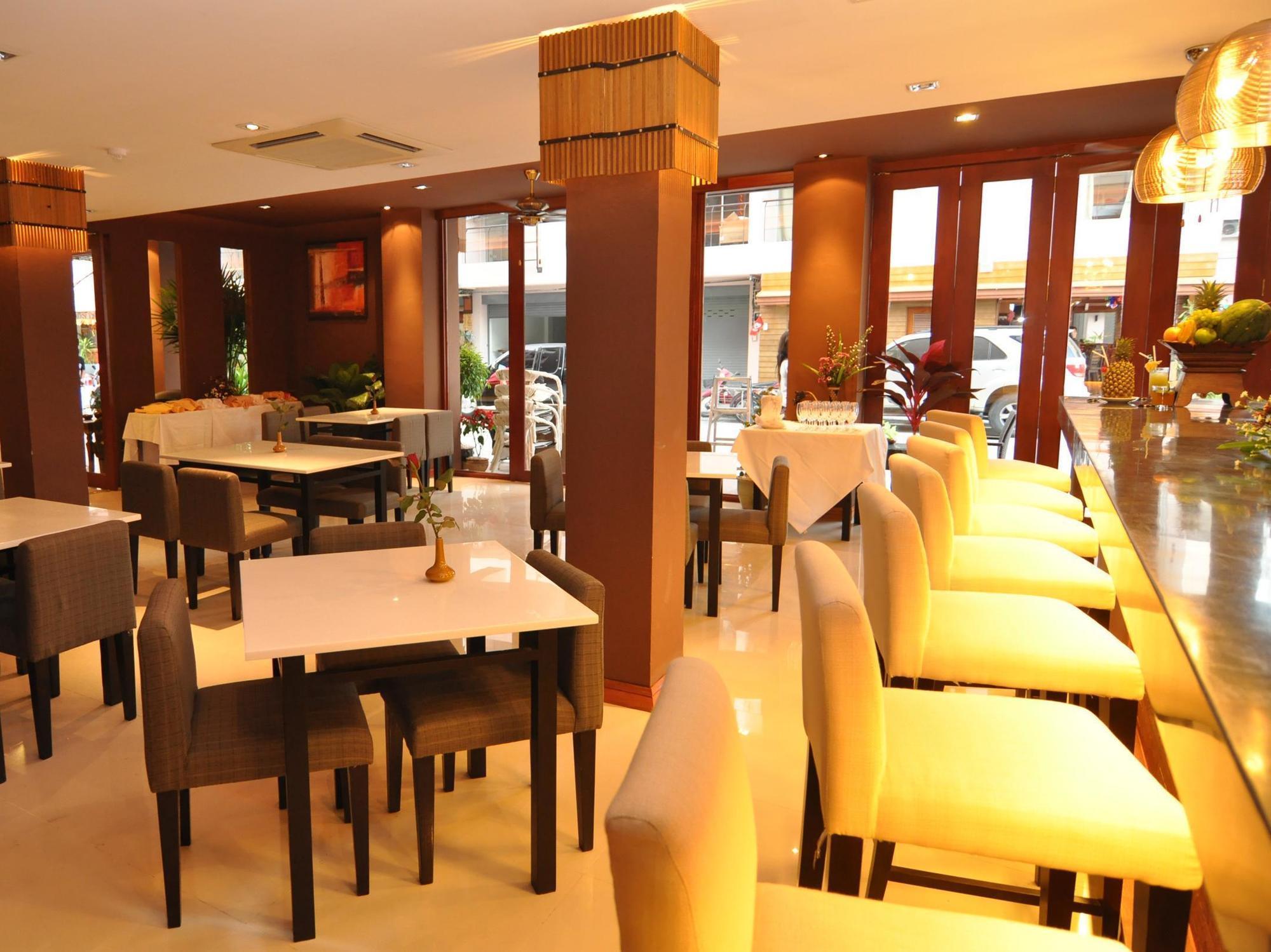 Hemingway's Hotel Patong