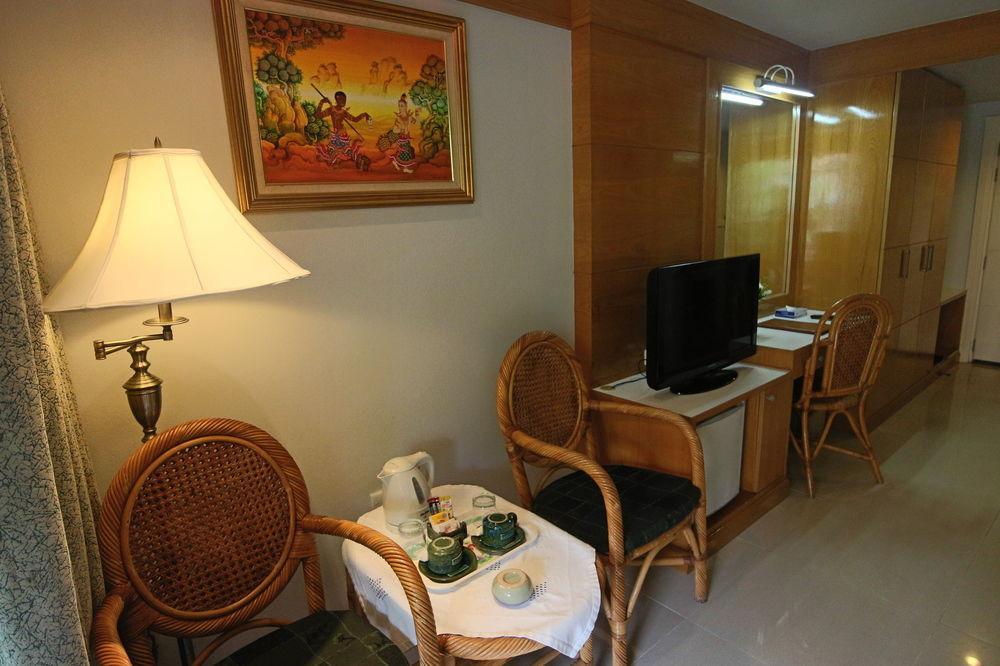 Phi Phi Inn Inn