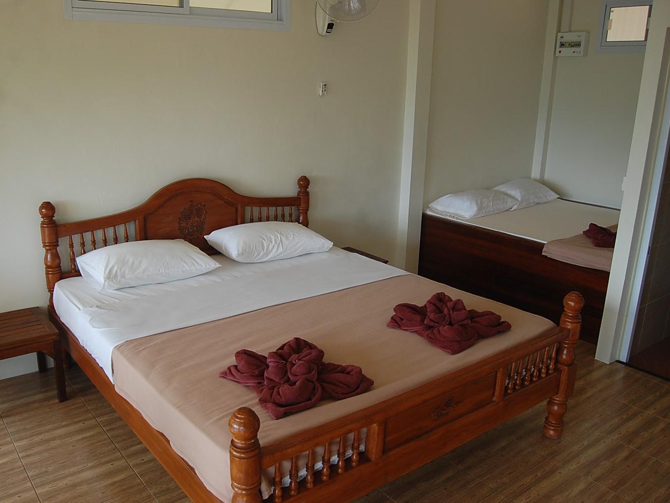 Khao Sok Hill 2*