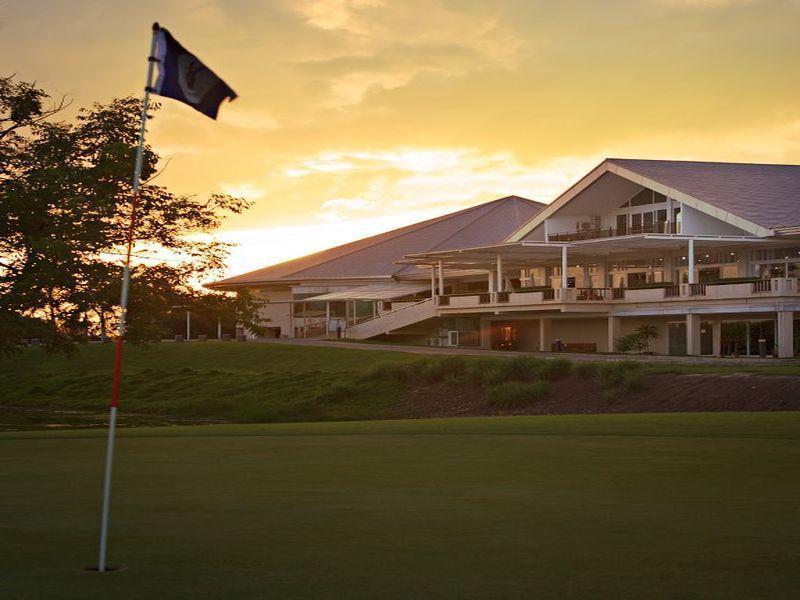 Uniland Golf & 4*