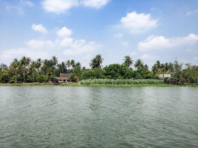 Parn Dhevi Riverside & Hotel