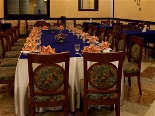 Mayflower Grande Hotel 3*