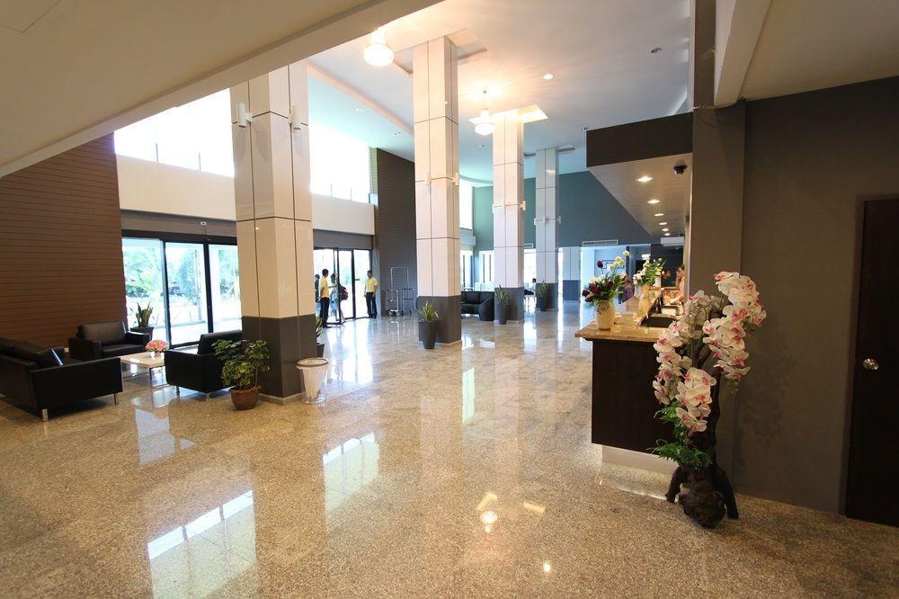 S Tara Grand Hotel