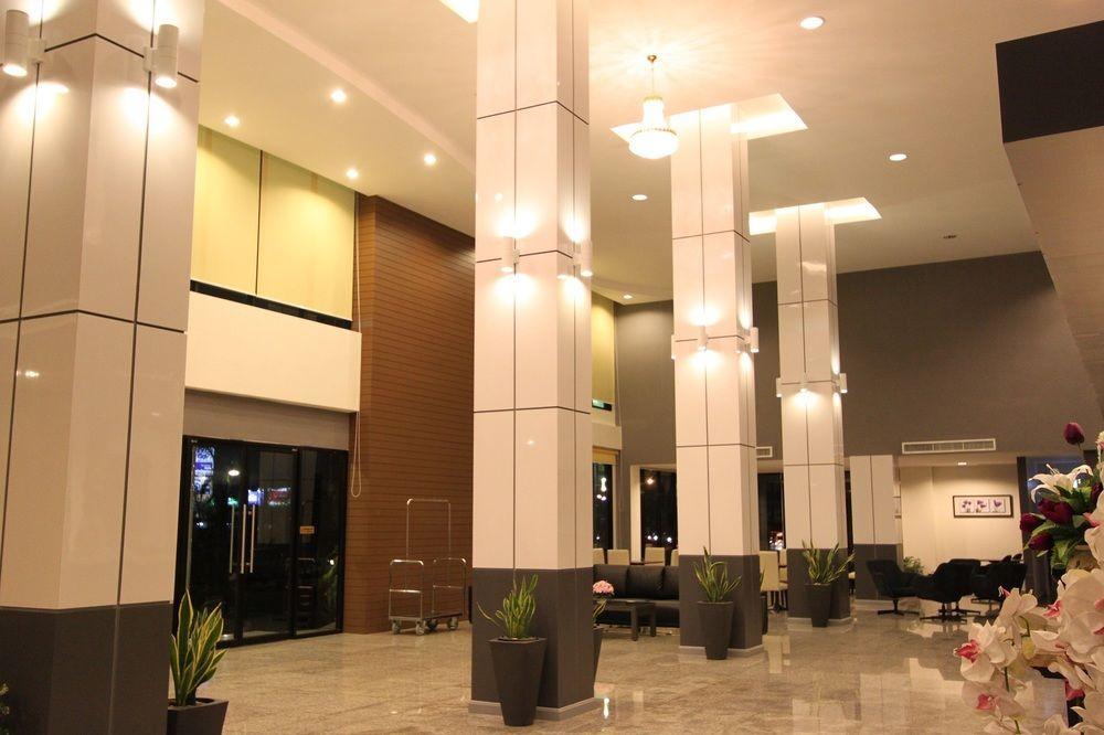 S Tara Grand Hotel Surat Thani