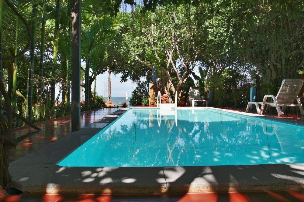 Casa Papaya Hotel