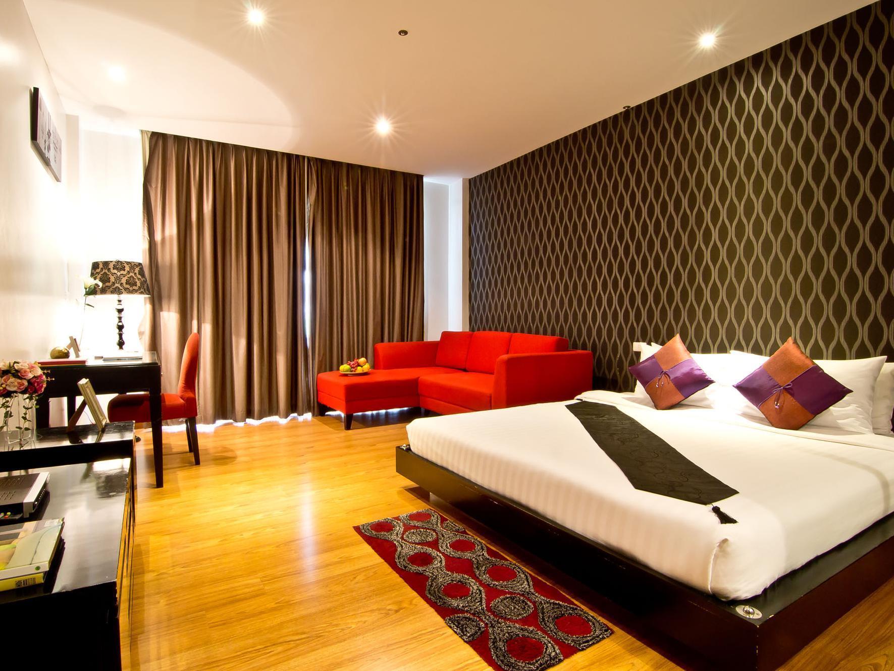 Glitz Hotel