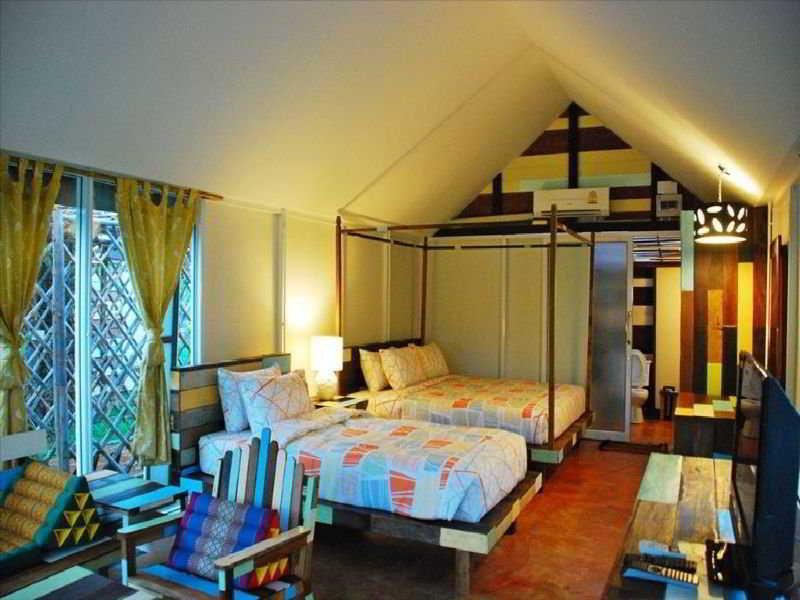 Buri Tara & Hotel 3*