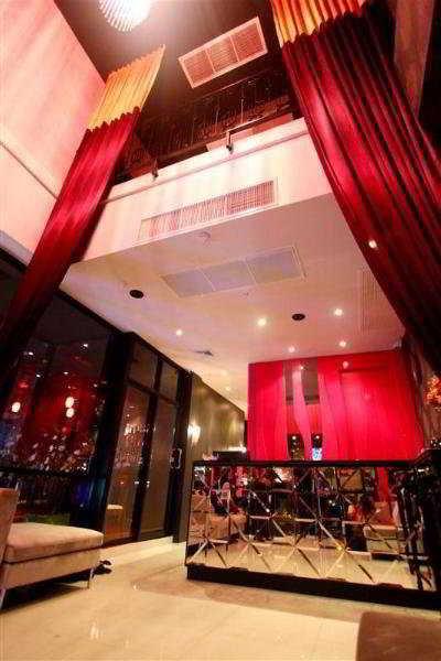 Glitz Hotel