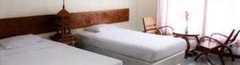 Andaman & Hotel Tak