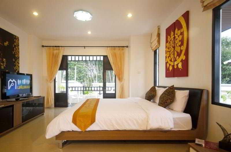 Baan Santhiya Private Pool - Free Tuk-tuk Service To The Beach!