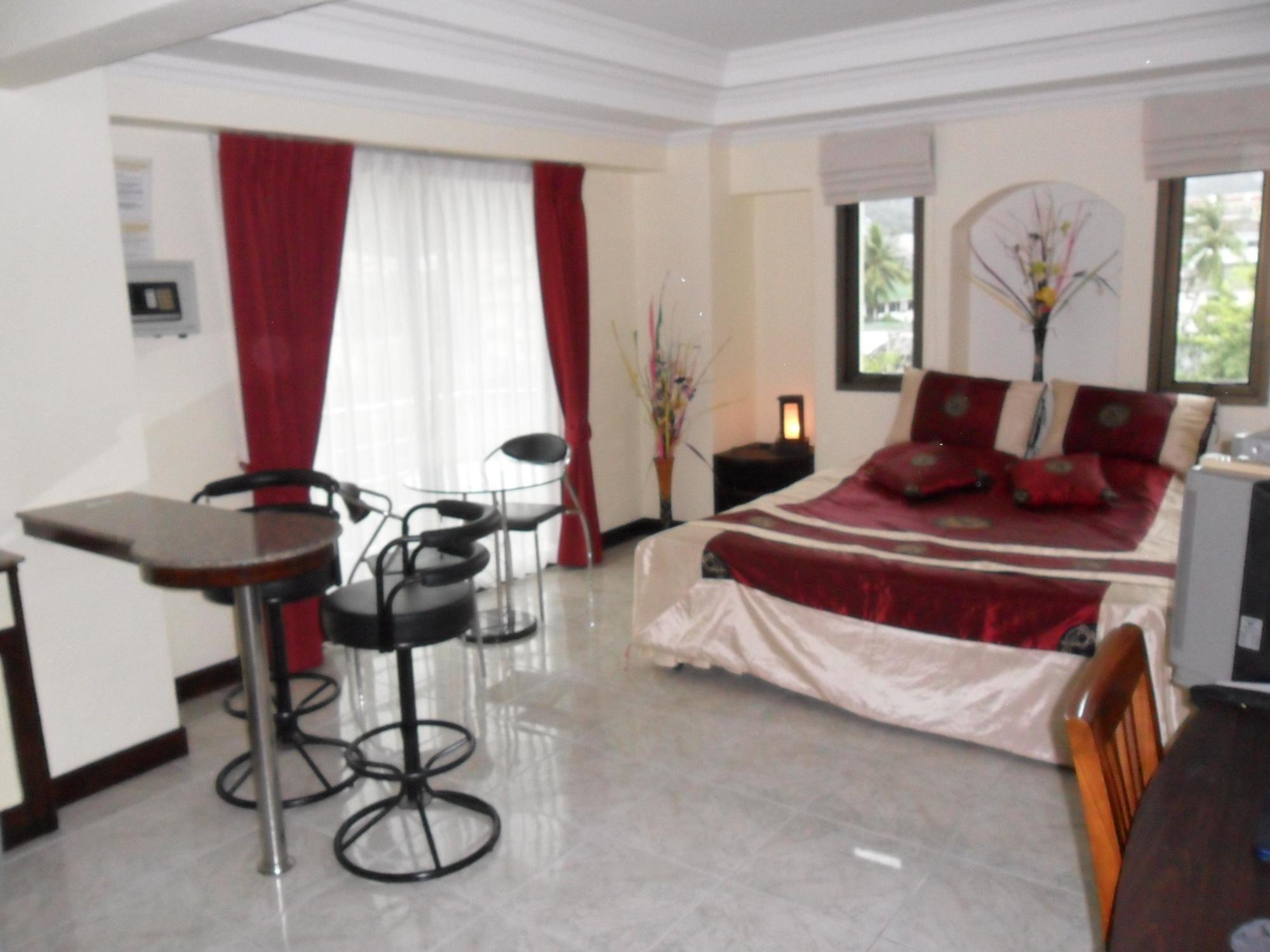 Adonis Guest house 2*