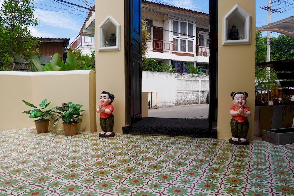 Na Thapae Hotel