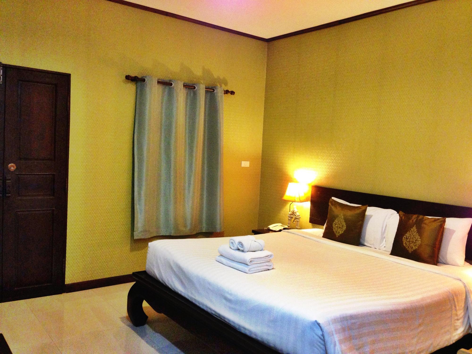 Na Thapae Hotel 3*