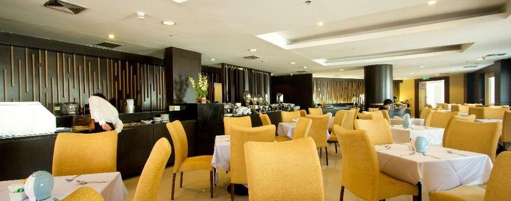 Wangchan Riverview 3*