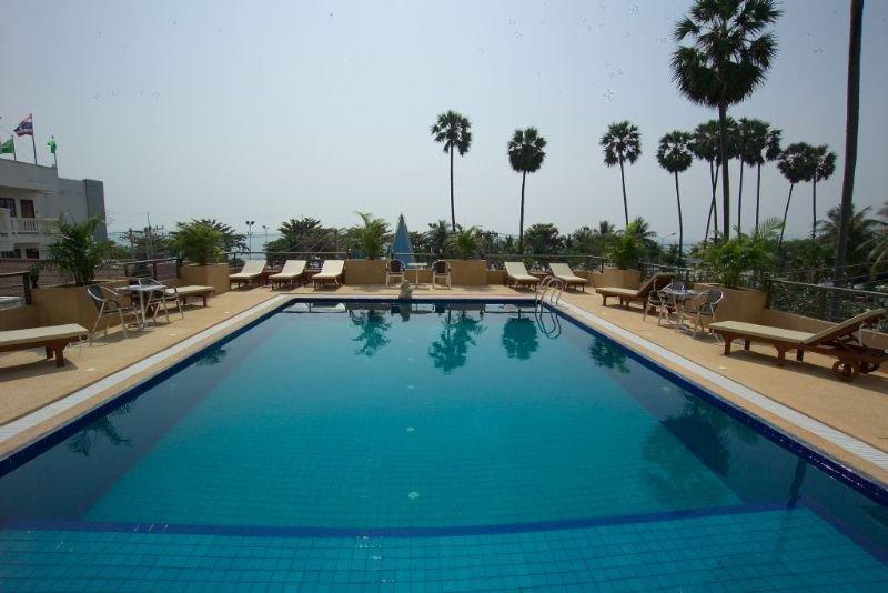 The New Eurostar 3* Jomtien Beach