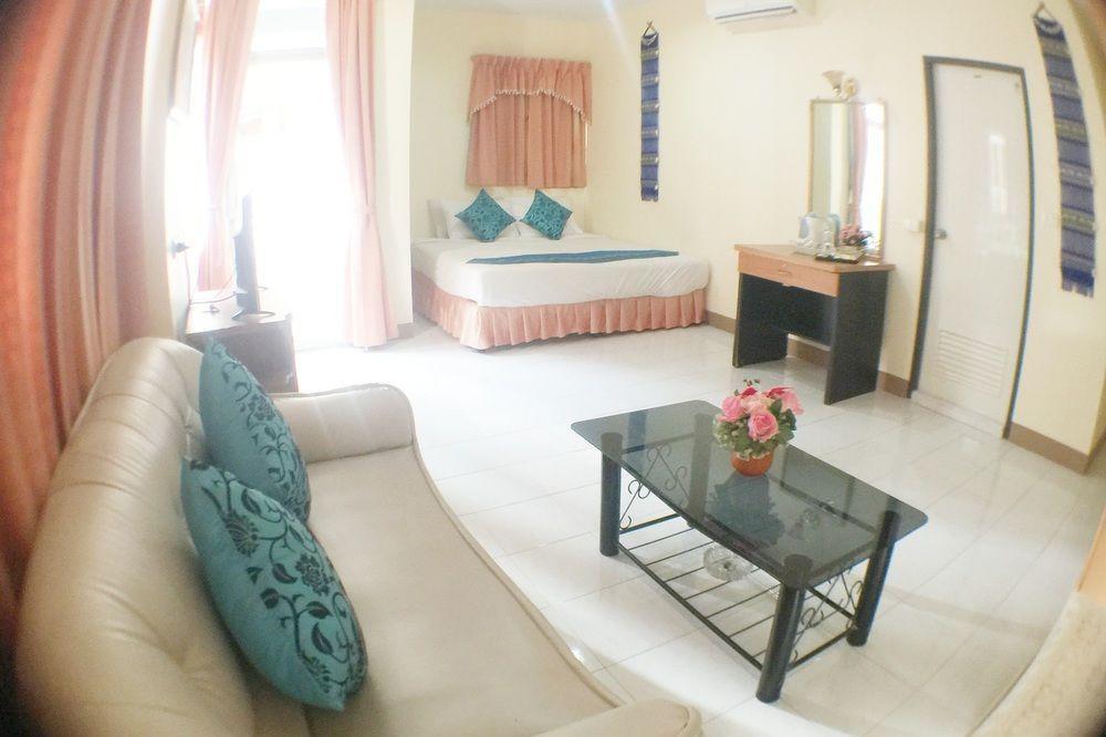 Oyo 1134 Baan Zarn Guest house 2*