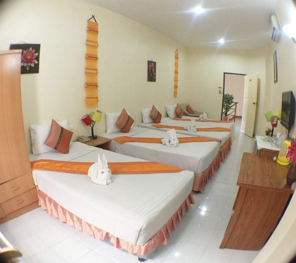 Oyo 1134 Baan Zarn Guest house 2*