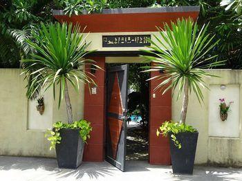 Baan Luxor Villa *