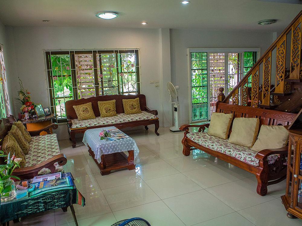 Loy Manee House Bed & Breakfast