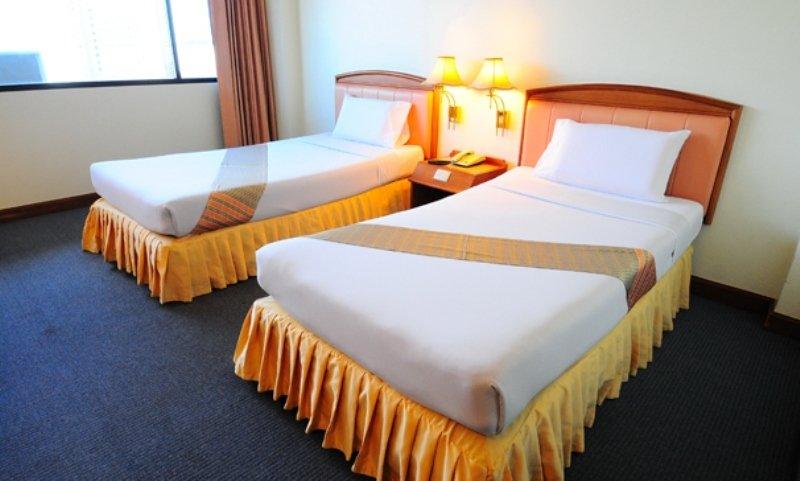 V.l. Hatyai Hotel Hat Yai