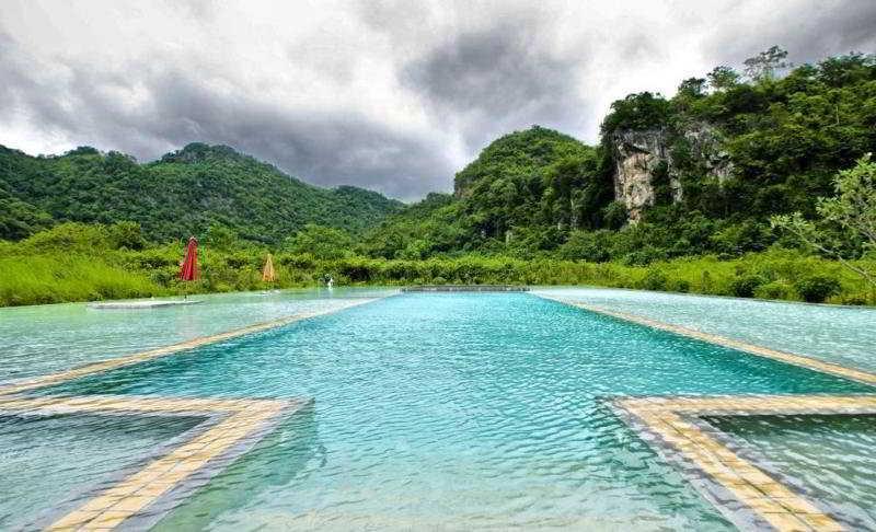 Avatarn Miracles Hotel, Uthai Thani