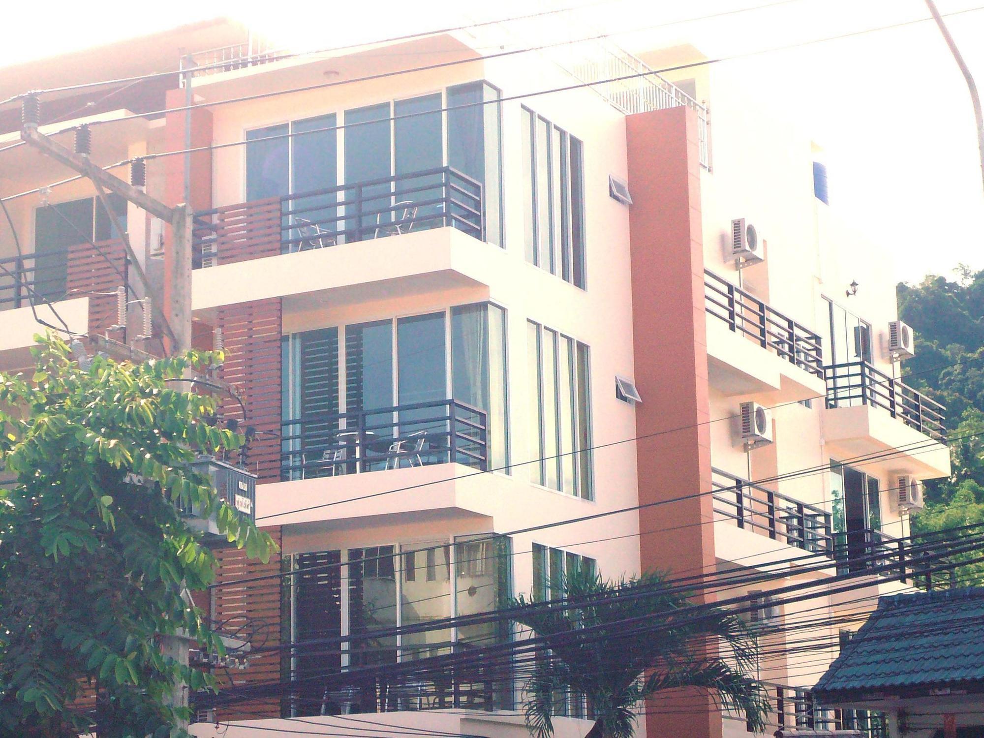 Chatchada House Hotel