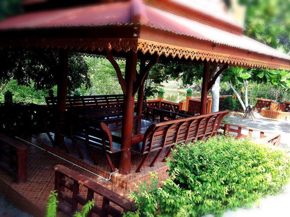 Jaroenrat Resort