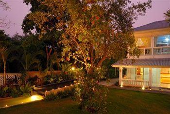 The Legend Maeklong Hotel