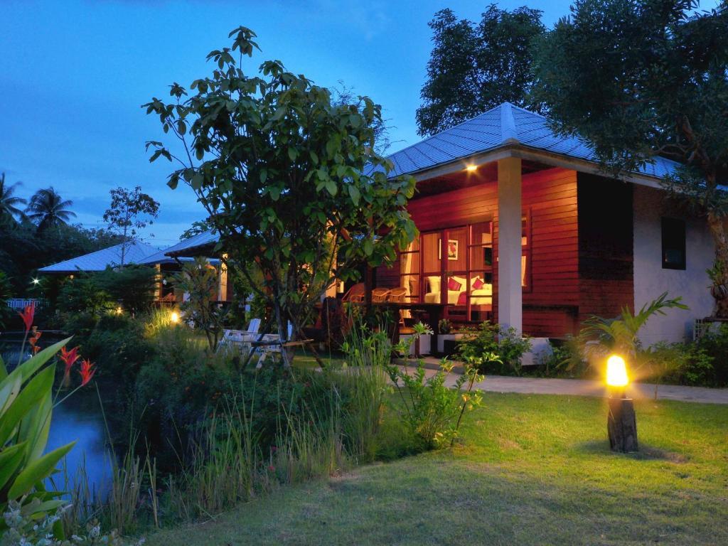 Maikaew Damnoen Resort