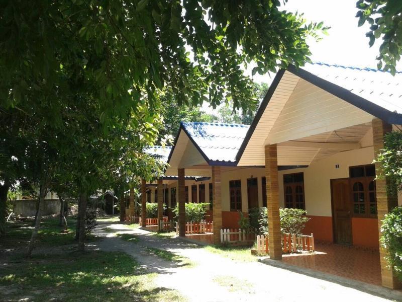 Khemthong 2 2* Trang