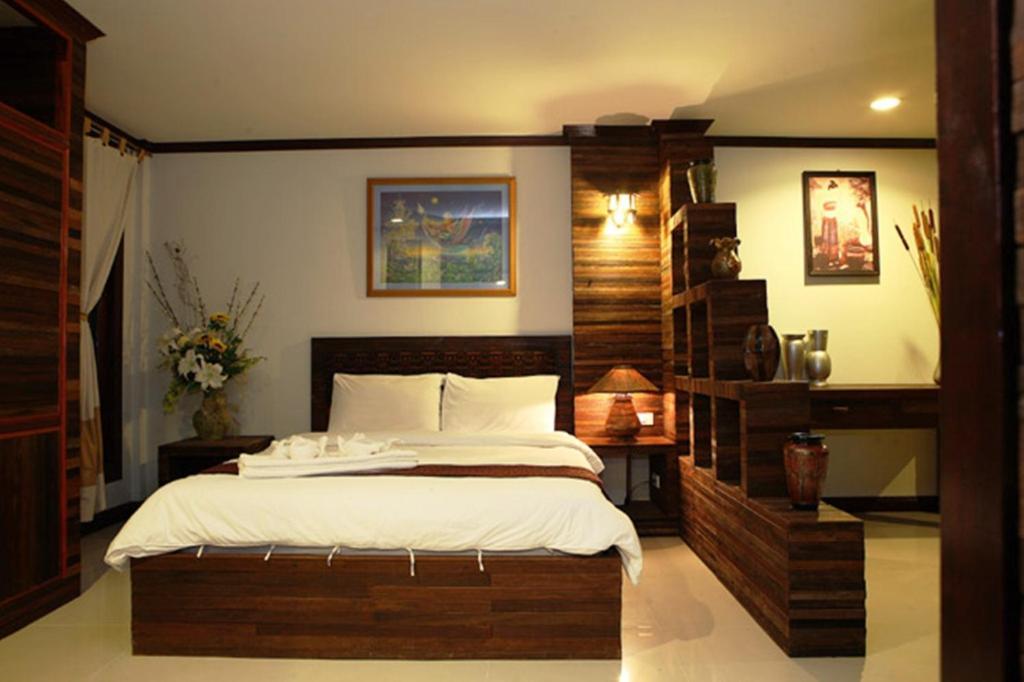 Hotel Nakhaburi & Udon Thani