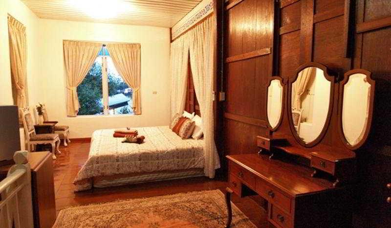 The Legend Maeklong Hotel 3*