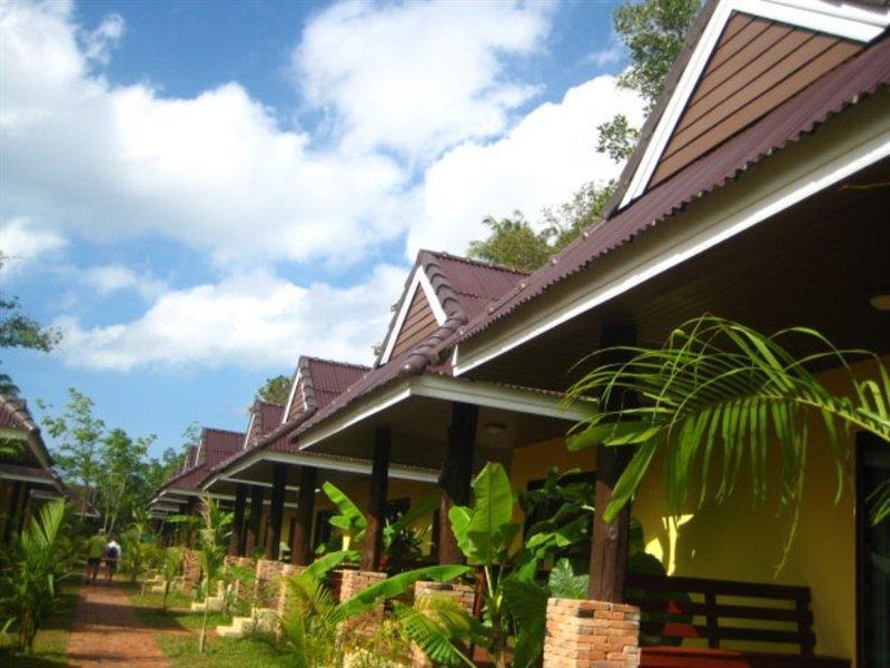 Resort Sunda 3*