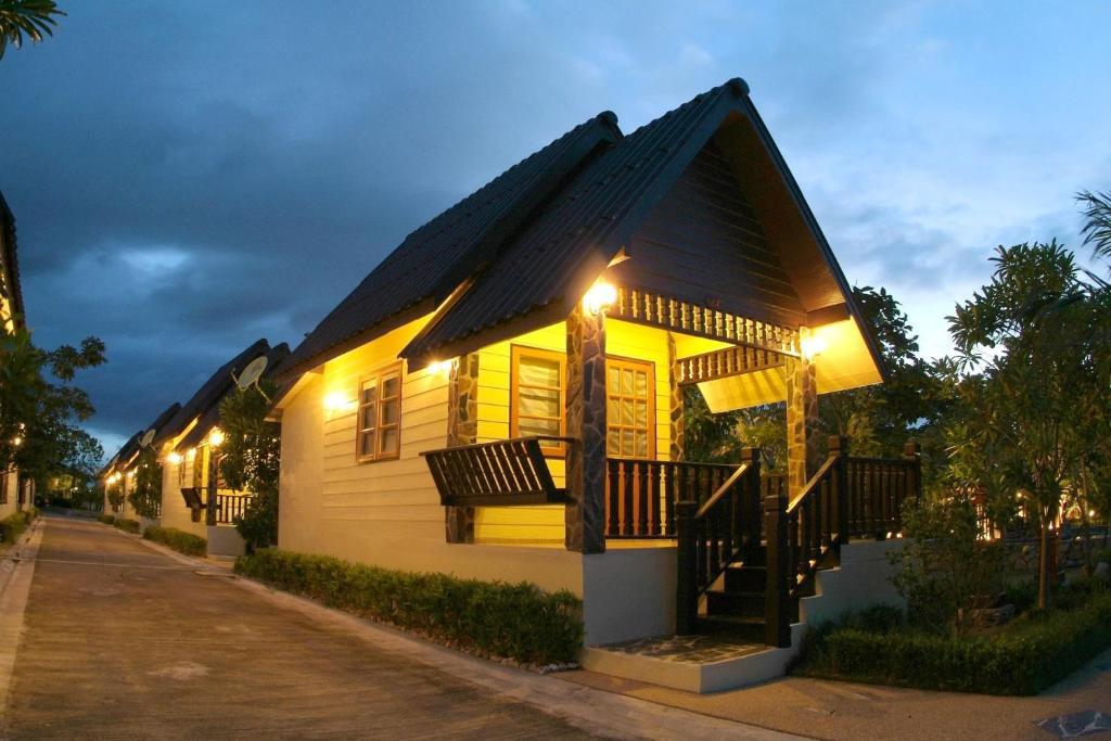 Prachuap Garden View *