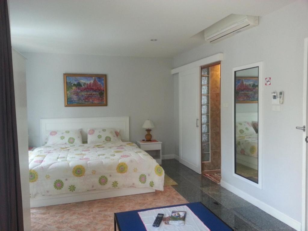 Yiasu Apartamento Pattaya