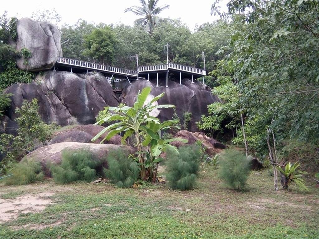 Thansadet Farm Than Sadet Beach