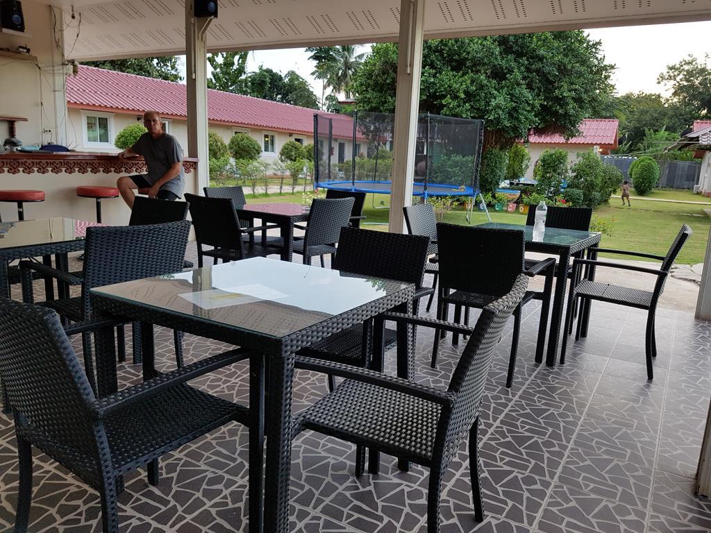 Hotel Moon River