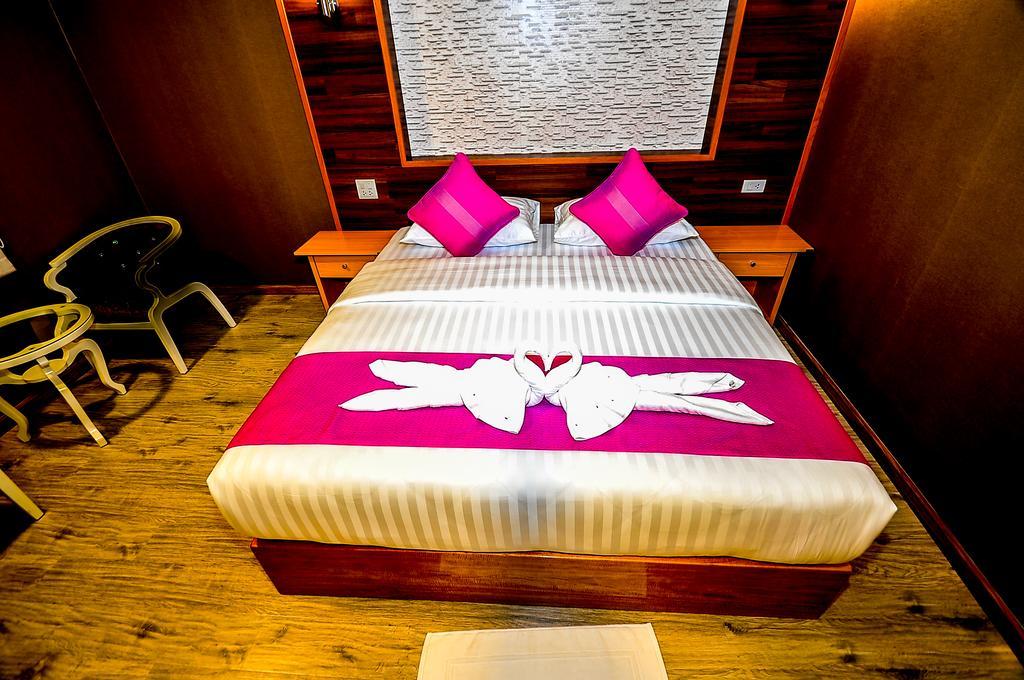 Hostel Lenoi Buri *