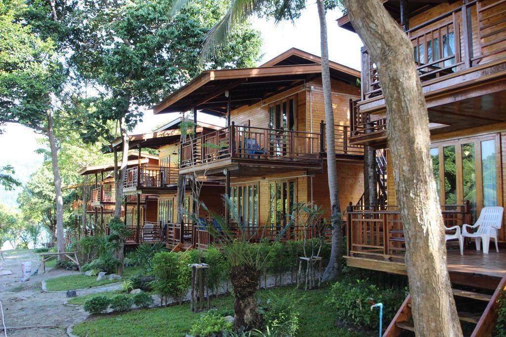 Guest house Longbay 2*