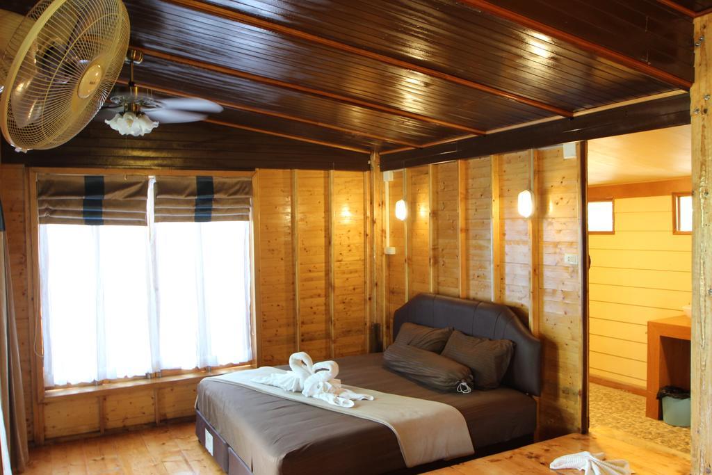 Guest house Longbay 2*