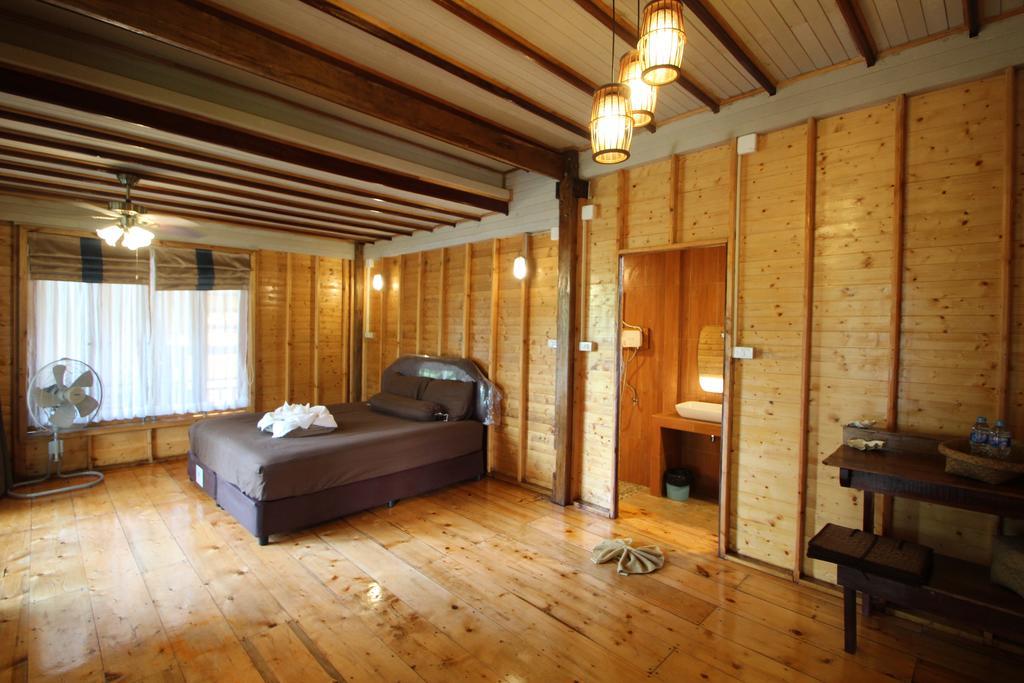 Guest house Longbay 2*