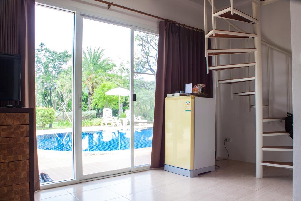 Guest house Sweet Honey Pranburi 3*