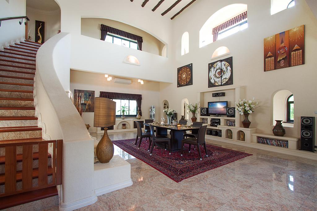 Villa Camelot *
